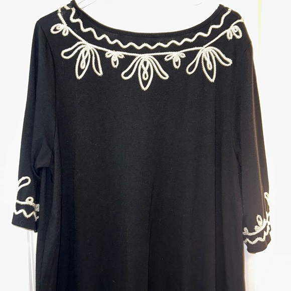 Catherine's Maternity Dress - Picture 9 of 10